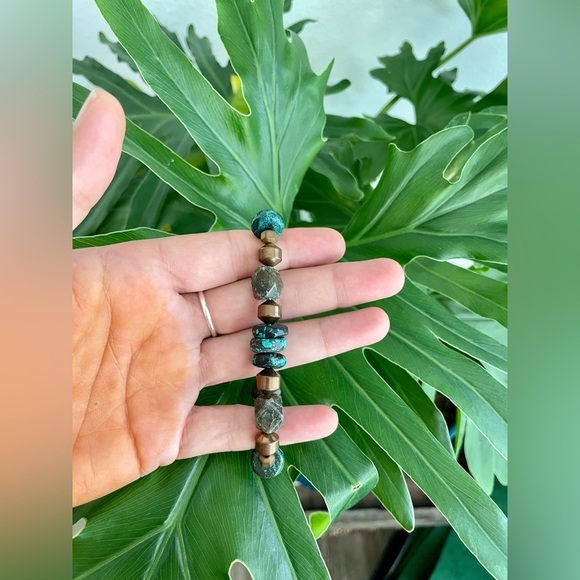 Turquoise - Hematite - Labradorite Bracelet - Picture 4 of 5